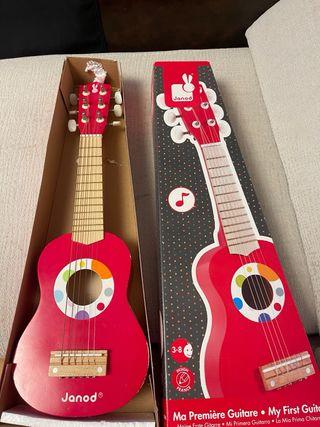 Guitarra pequeña infantil