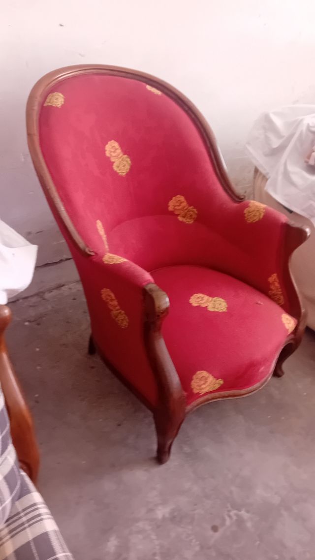 Tresillo i butacas a juego  muí antiguo 