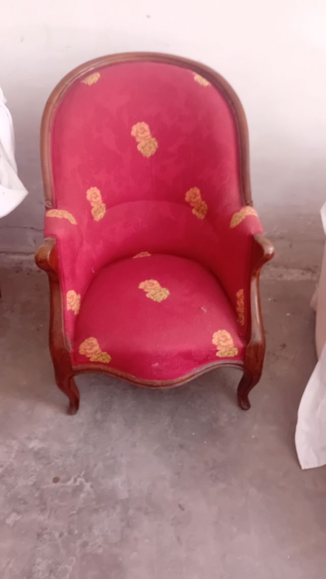 Tresillo i butacas a juego  muí antiguo 