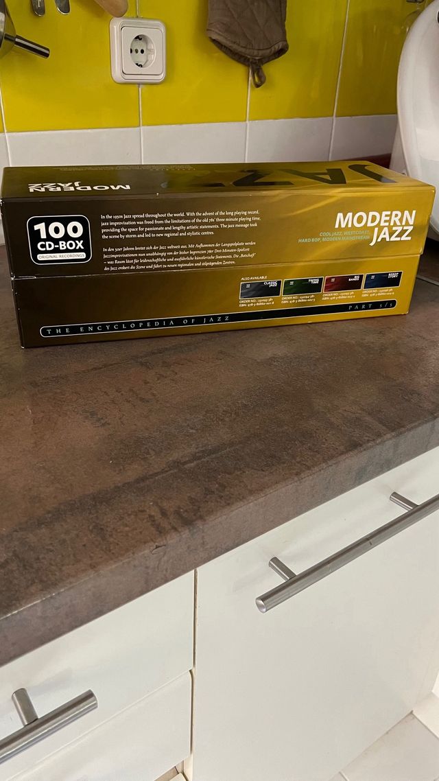 100 CD de Jazz Moderno sin usar.