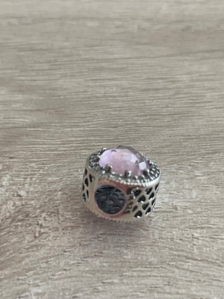 Charm pietra rosa