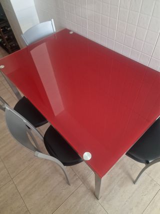 Mesa de cristal roja 
