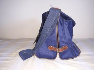 Borsa blu in stoffa con doppia sacca a tracolla