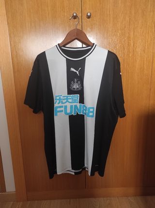 Equipación local Newcastle 20/21