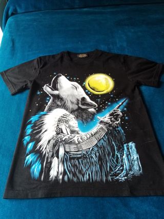 Camiseta negra con dibujo de mangas cortas