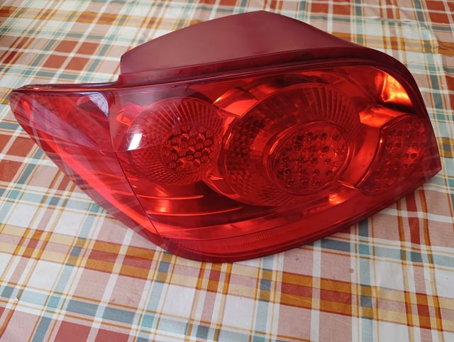 Piloto trasero izquierdo Peugeot 307