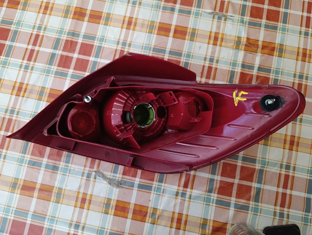 Piloto trasero izquierdo Peugeot 307