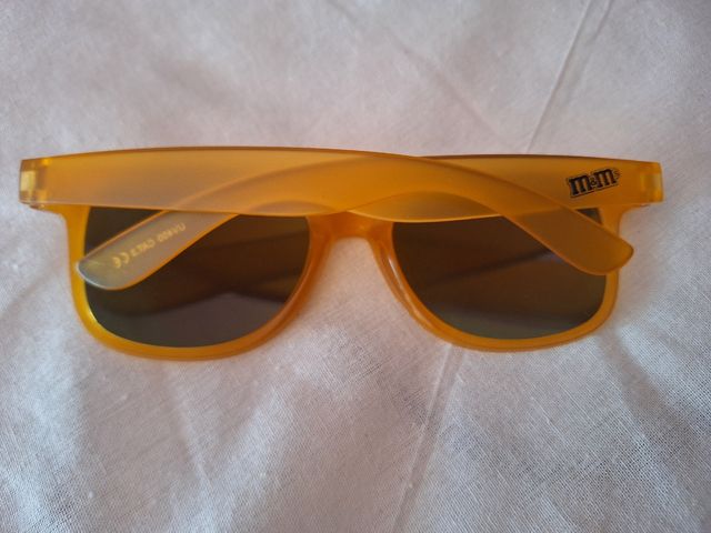 Gafas de sol m&m amarillas