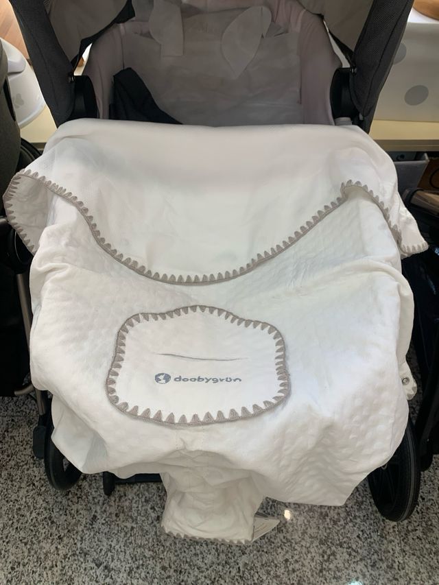 Cubre capazo, colcha, etc. de Doobygrun