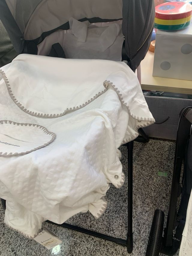 Cubre capazo, colcha, etc. de Doobygrun