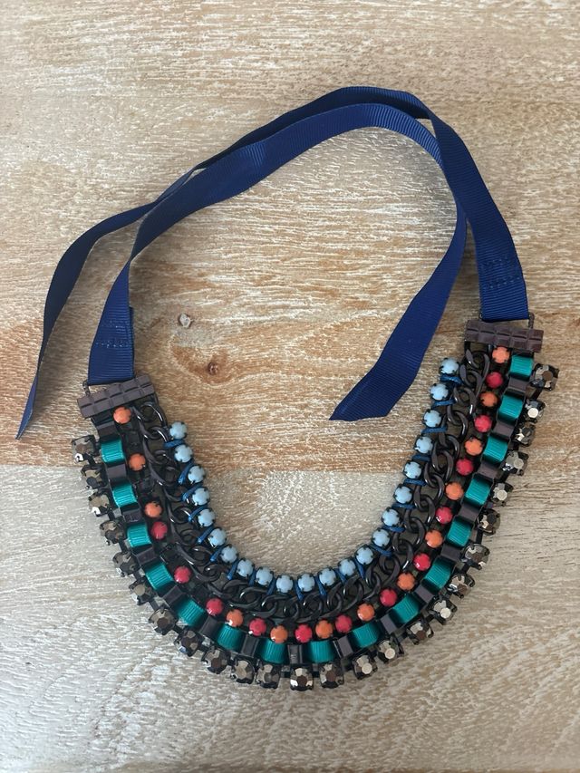Collar de diferentes colores