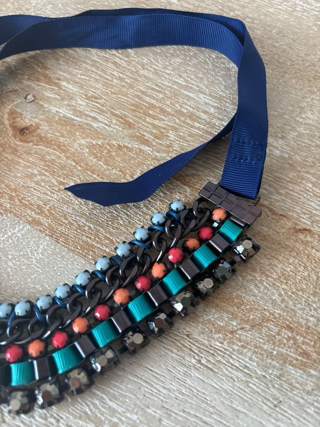 Collar de diferentes colores