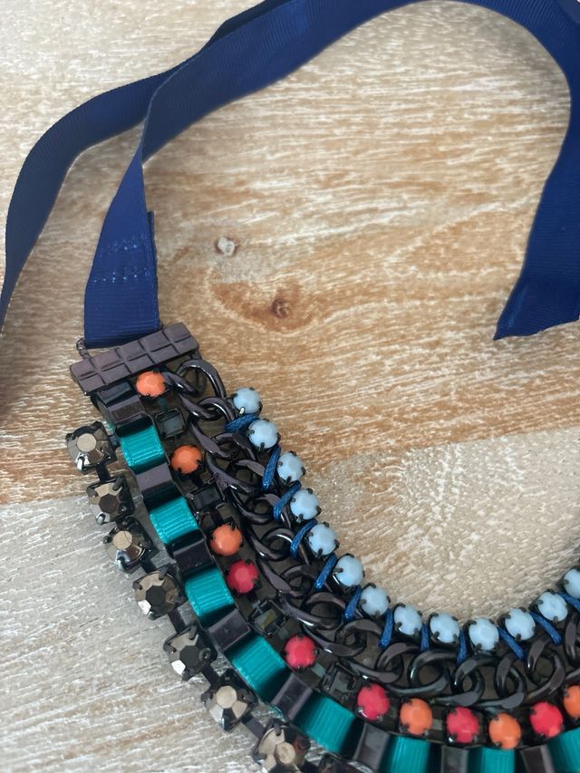 Collar de diferentes colores