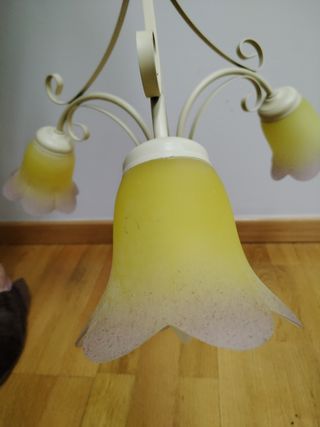 Lámpara de forja beige tres focos 