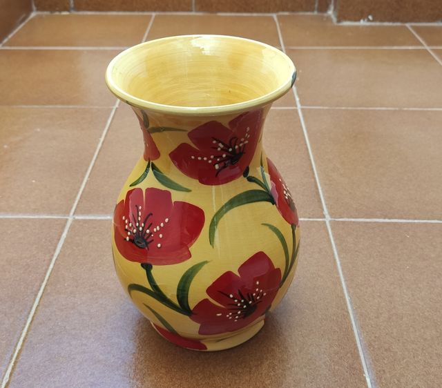 Vaso da fiori in porcellana