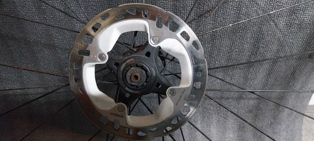 Rueda delantera shimano RX