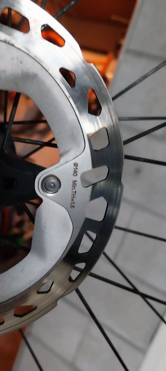 Rueda delantera shimano RX