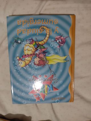 Libro Kika Superbruja y la ciudad sumergida