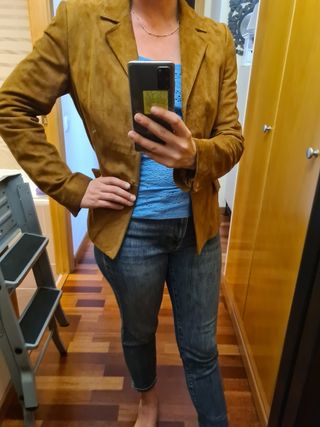 Chaqueta de  cuero. Cortefiel