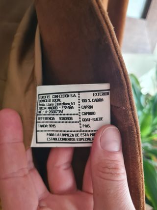 Chaqueta de  cuero. Cortefiel