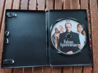 Película DVD "Falsas Apariencias"