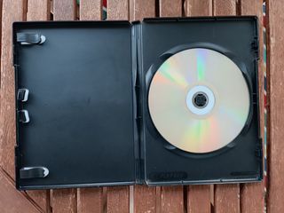 Película DVD "Falsas Apariencias"