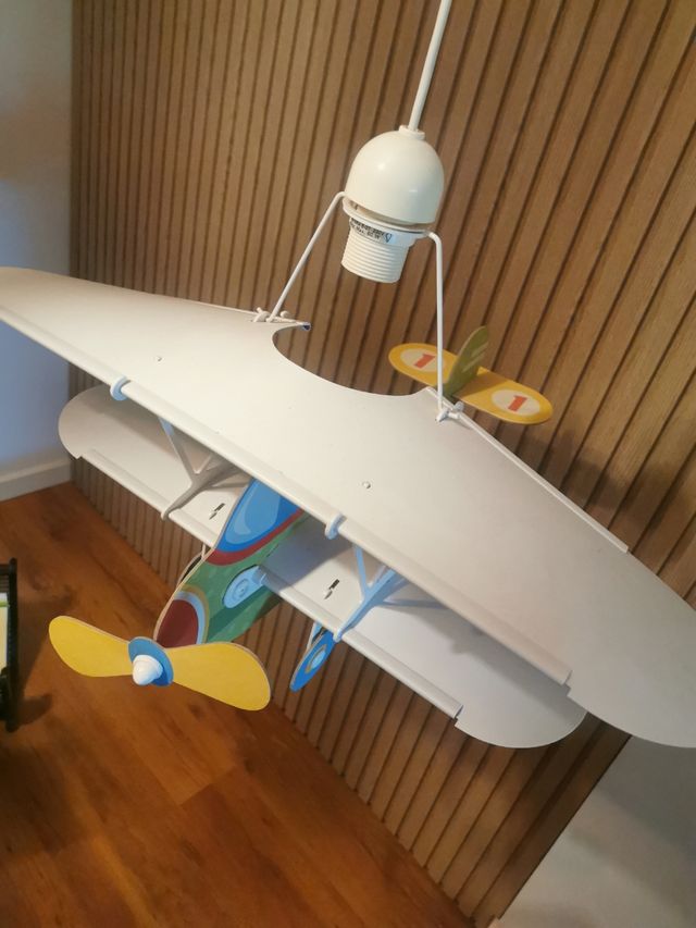 Lámpara avión infantil