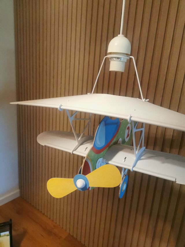 Lámpara avión infantil