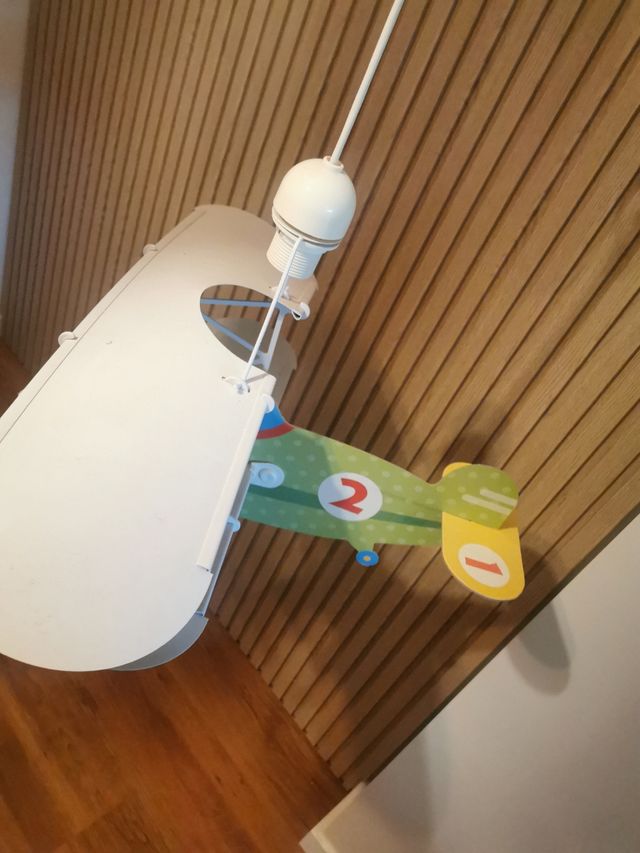 Lámpara avión infantil