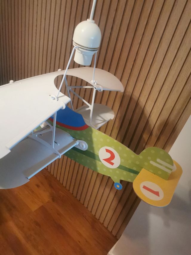 Lámpara avión infantil