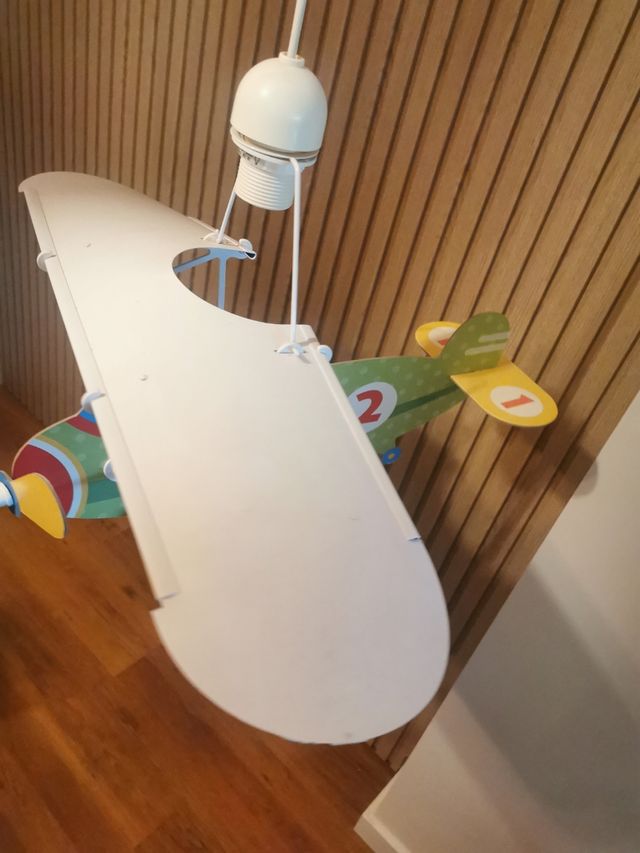 Lámpara avión infantil