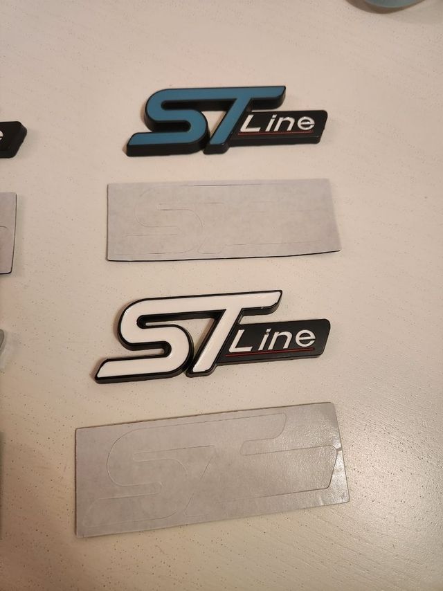 Emblemas ST line adhesivas, nuevo modelo, 4 tipos