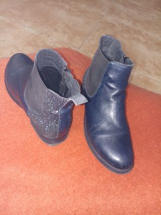 Lote varios pares de botas con muy poco uso 