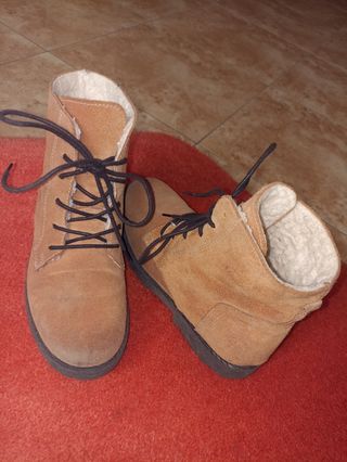 Lote varios pares de botas con muy poco uso 