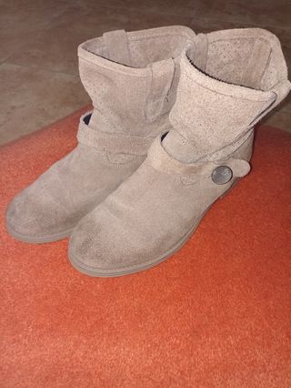 Lote varios pares de botas con muy poco uso 