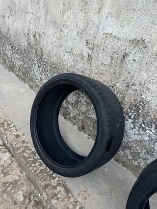 Se venden neumaticos dunlop 275/30/21 audi a6 a7