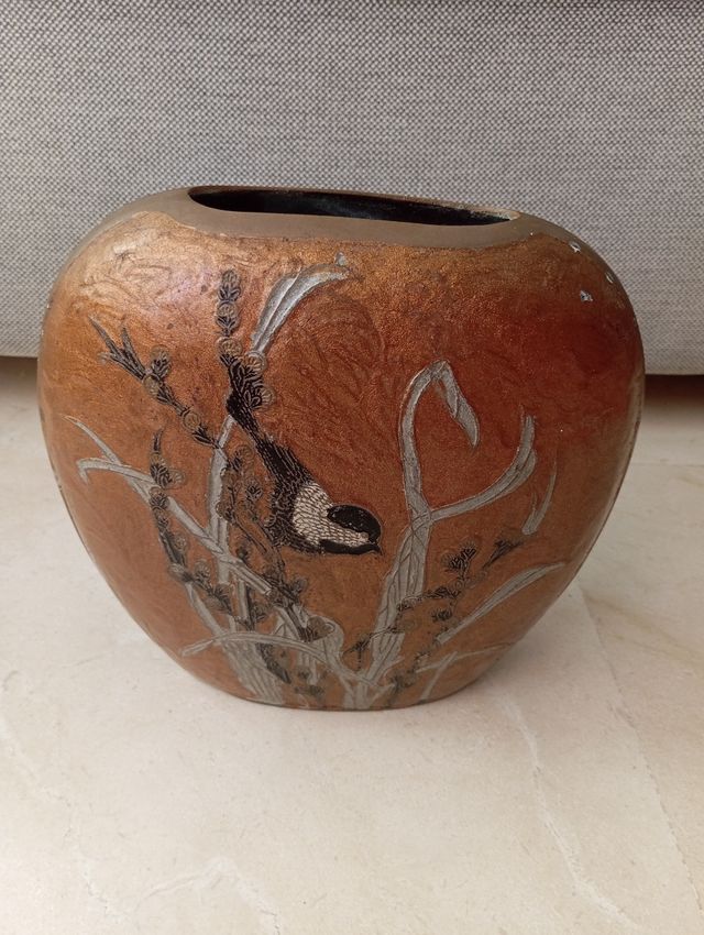 Jarrón bronce lacado