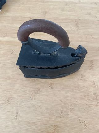 Plancha antigua hierro. Antigüa. Coleccionismo.