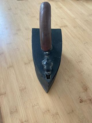 Plancha antigua hierro. Antigüa. Coleccionismo.