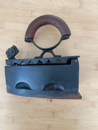 Plancha antigua hierro. Antigüa. Coleccionismo.