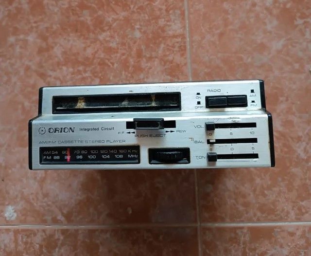 Radio de coche antigua marca Orion