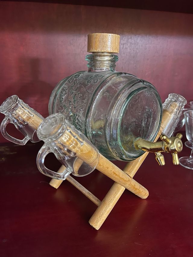 Cistaleria. Licor y chupito.