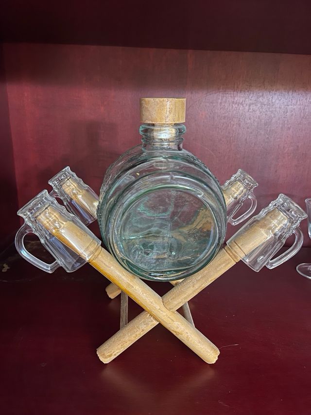 Cistaleria. Licor y chupito.