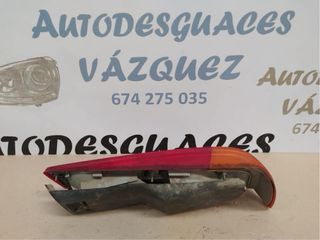 Piloto trasero izquierdo Ford Sierra antiguo