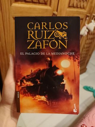Libro El palacio de la medianoche 