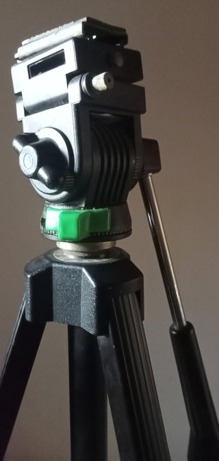 Trípode para cámaras fotográficas y de vídeo