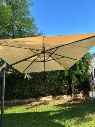 Sombrilla 3,5 * 2,5 mts