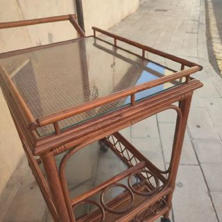 Mesa cmarera vintage carro de bambu