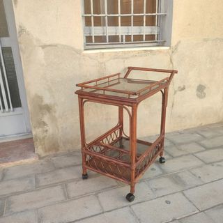 Mesa cmarera vintage carro de bambu