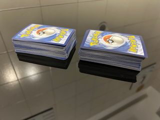 Set di 132 carte pokemon